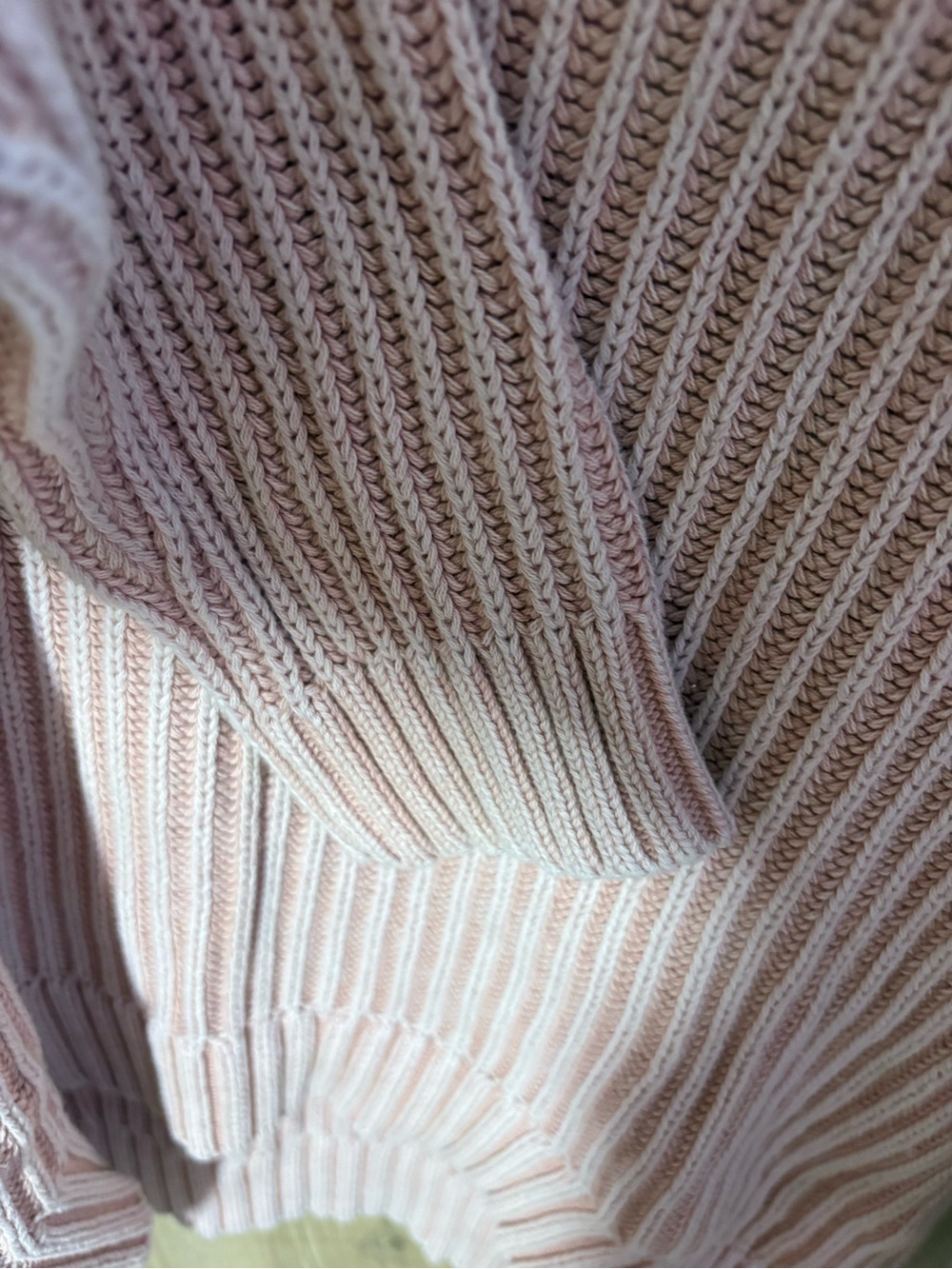 Tribal pink dimensional cotton sweater - Picture 4 of 5